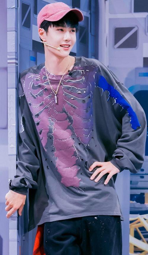 娱乐圈吃瓜爆料 王一博,娱乐圈风云再起，揭秘他的神秘生活